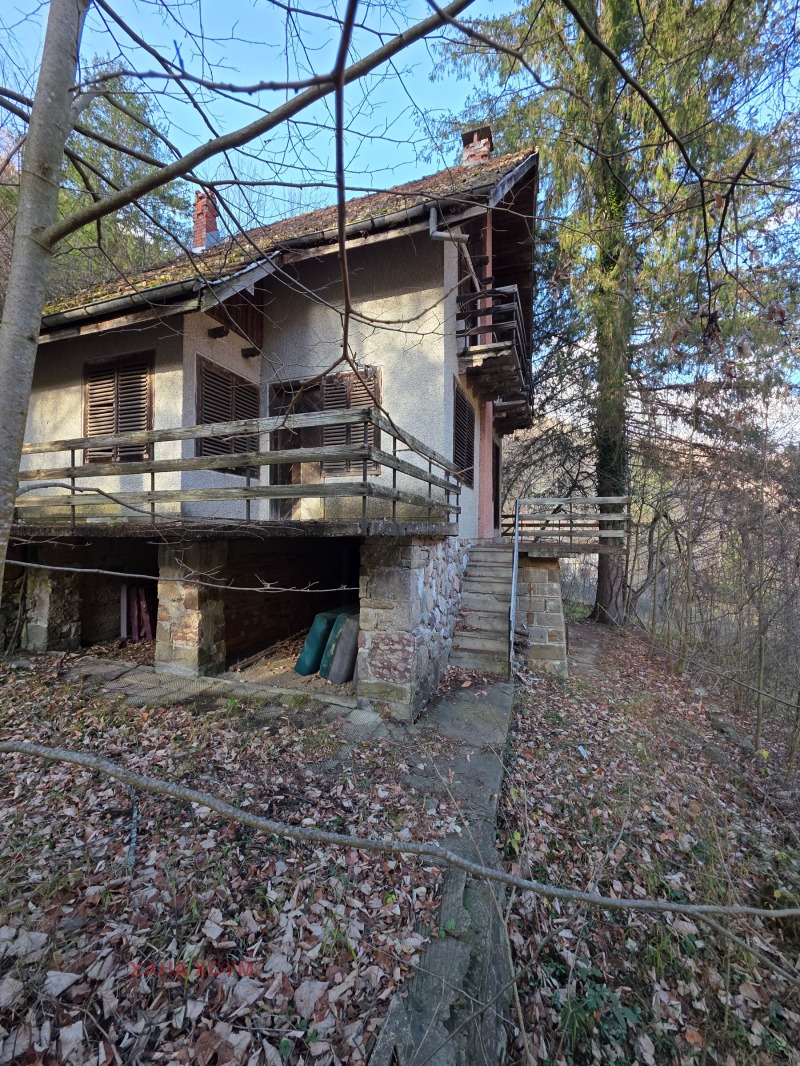 Продава ВИЛА в област Ловеч, с. Черни Осъм - 102 кв.м / 28 500 € » 55 741.16 лв., ХАНА ХОУМ