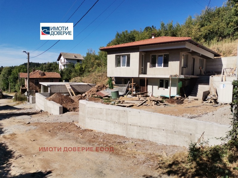 Till salu  Hus region Pernik , Studena , 130 kvm | 77972279