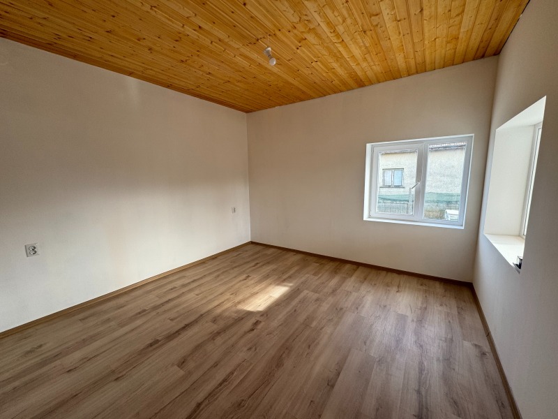 Продава КЪЩА, с. Змеево, област Добрич, снимка 6 - Къщи - 53182885