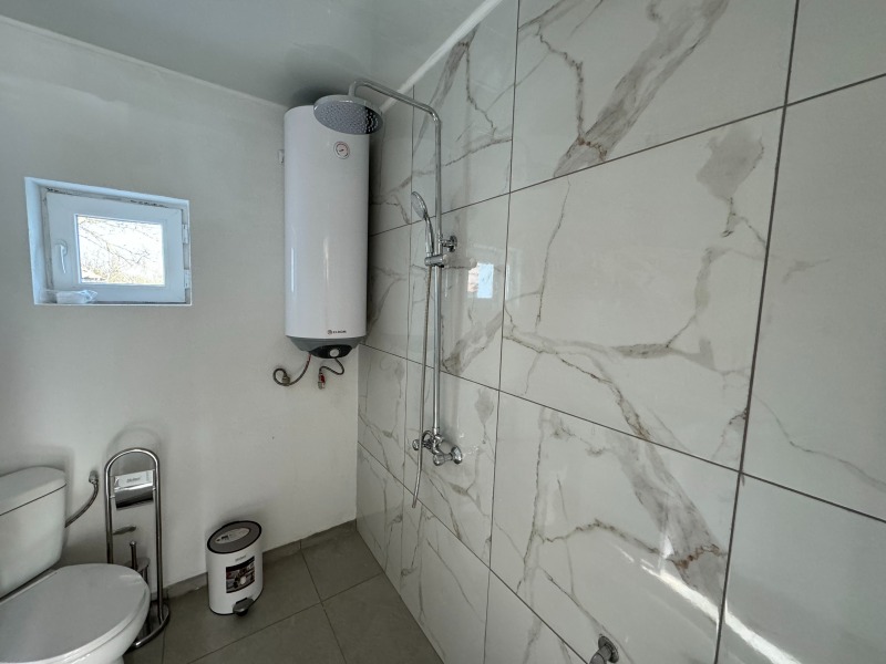 Продава КЪЩА, с. Змеево, област Добрич, снимка 11 - Къщи - 53182885