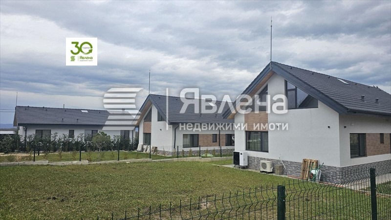 Продава КЪЩА, гр. Варна, с. Звездица, снимка 2 - Къщи - 54116131