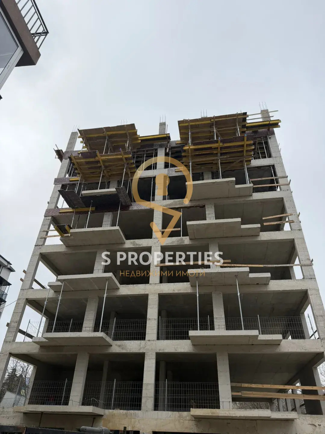 Продава МНОГОСТАЕН, гр. Варна, Левски 1