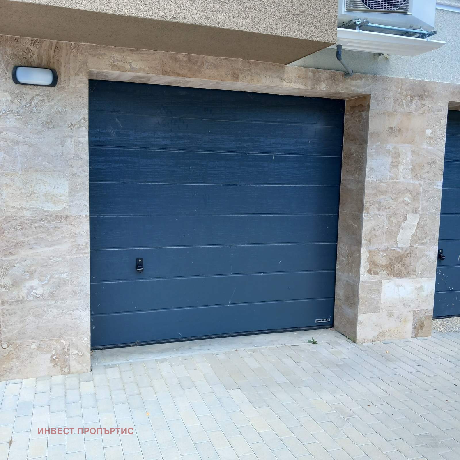 Продава ГАРАЖ, ПАРКОМЯСТО, гр. София, Карпузица, снимка 2 - Гаражи и паркоместа - 47432544