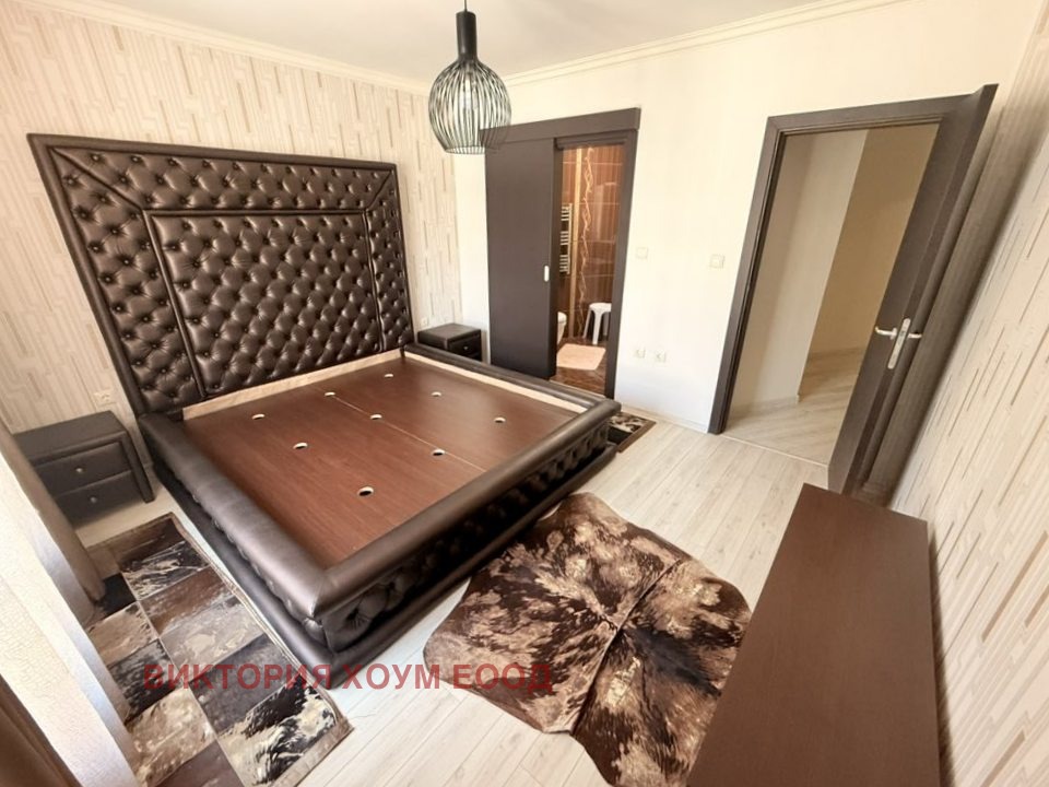 Продава МНОГОСТАЕН, гр. Бургас, Център