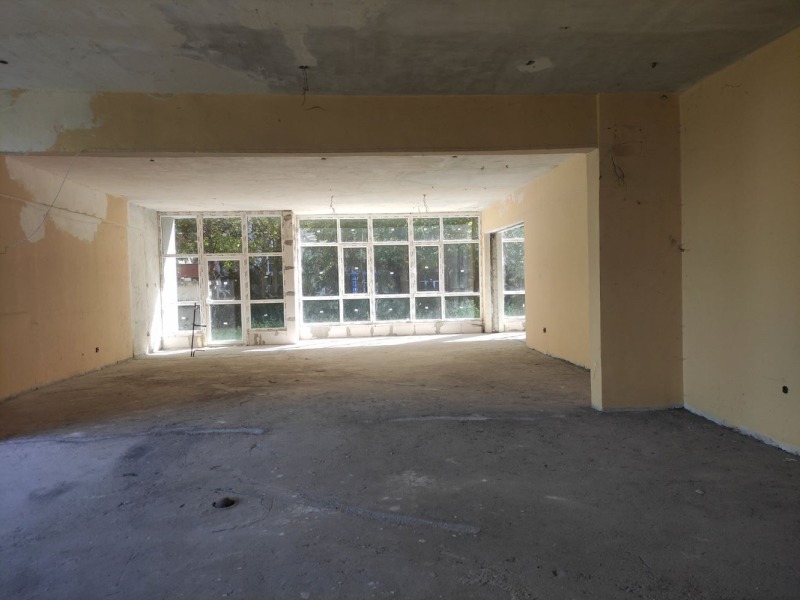 Продава ПРОМ. ПОМЕЩЕНИЕ в град Пловдив, Кършияка - 440 кв.м / При запитване, РИМЕКС ИМОТИ