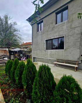 Haus Kriwina, Sofia 1