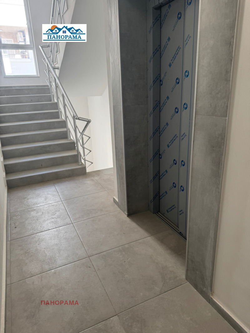 Продава  3-стаен град Пловдив , Остромила , 111 кв.м | 65349245 - изображение [2]