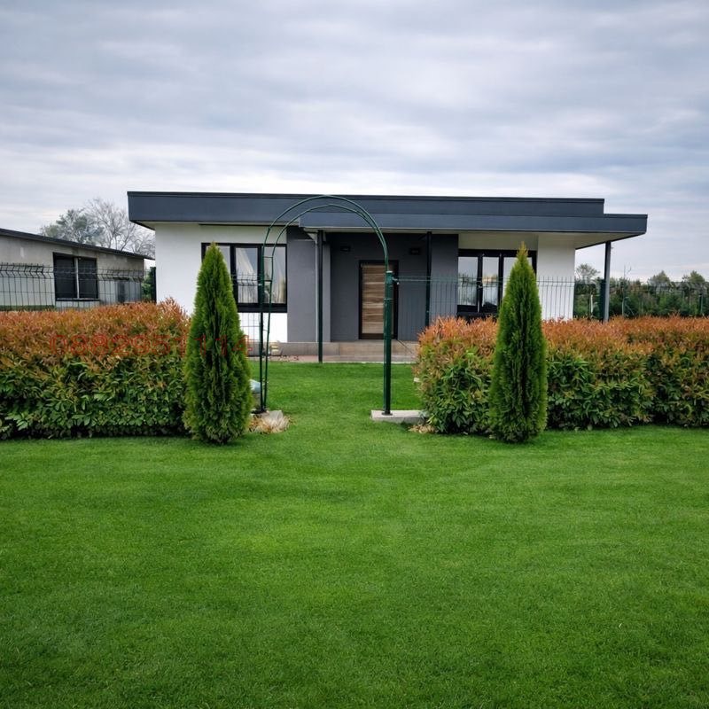 Продава КЪЩА, с. Скутаре, област Пловдив