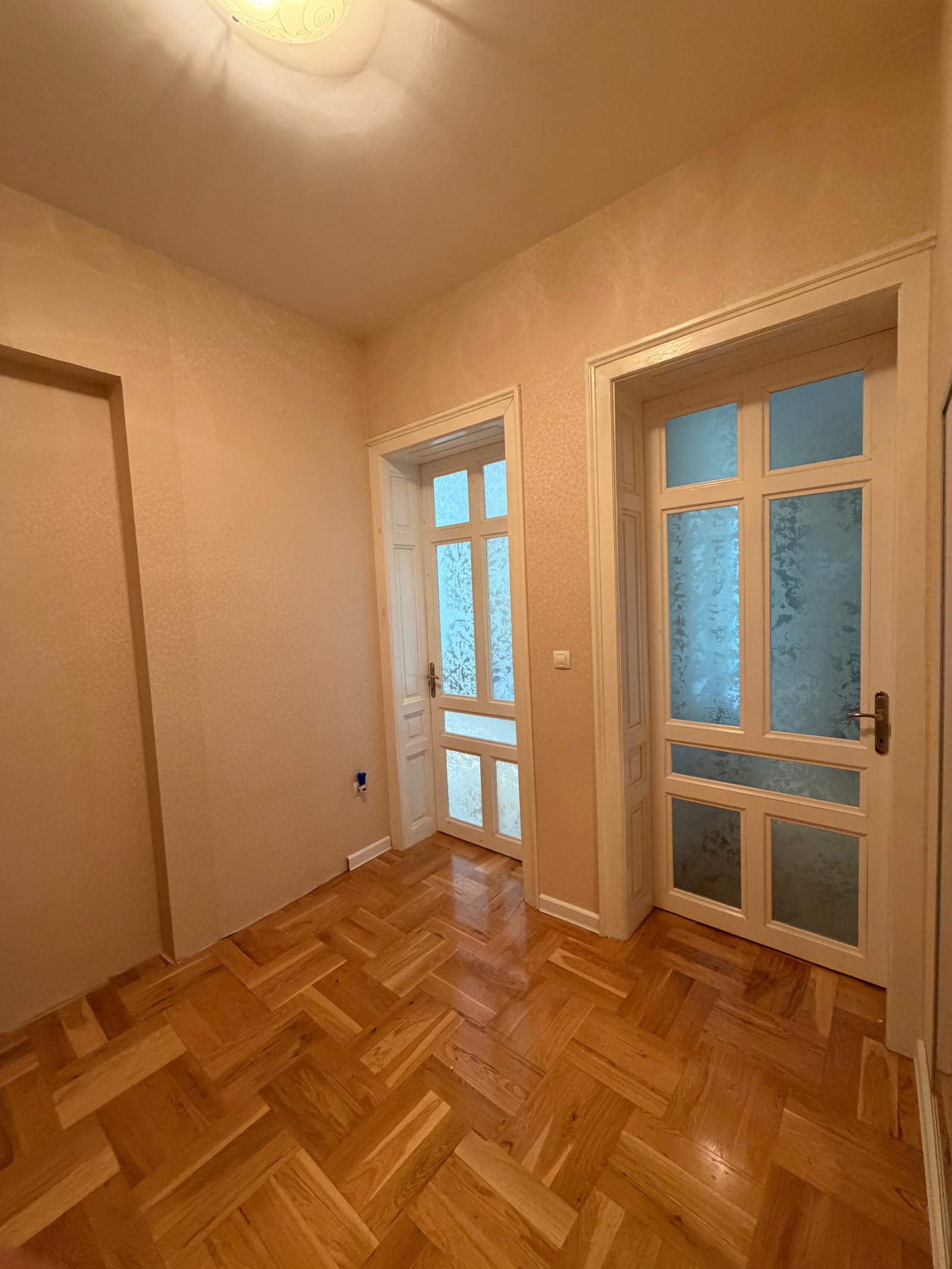 Продава 3-СТАЕН, гр. София, Център, снимка 4 - Апартаменти - 55026927