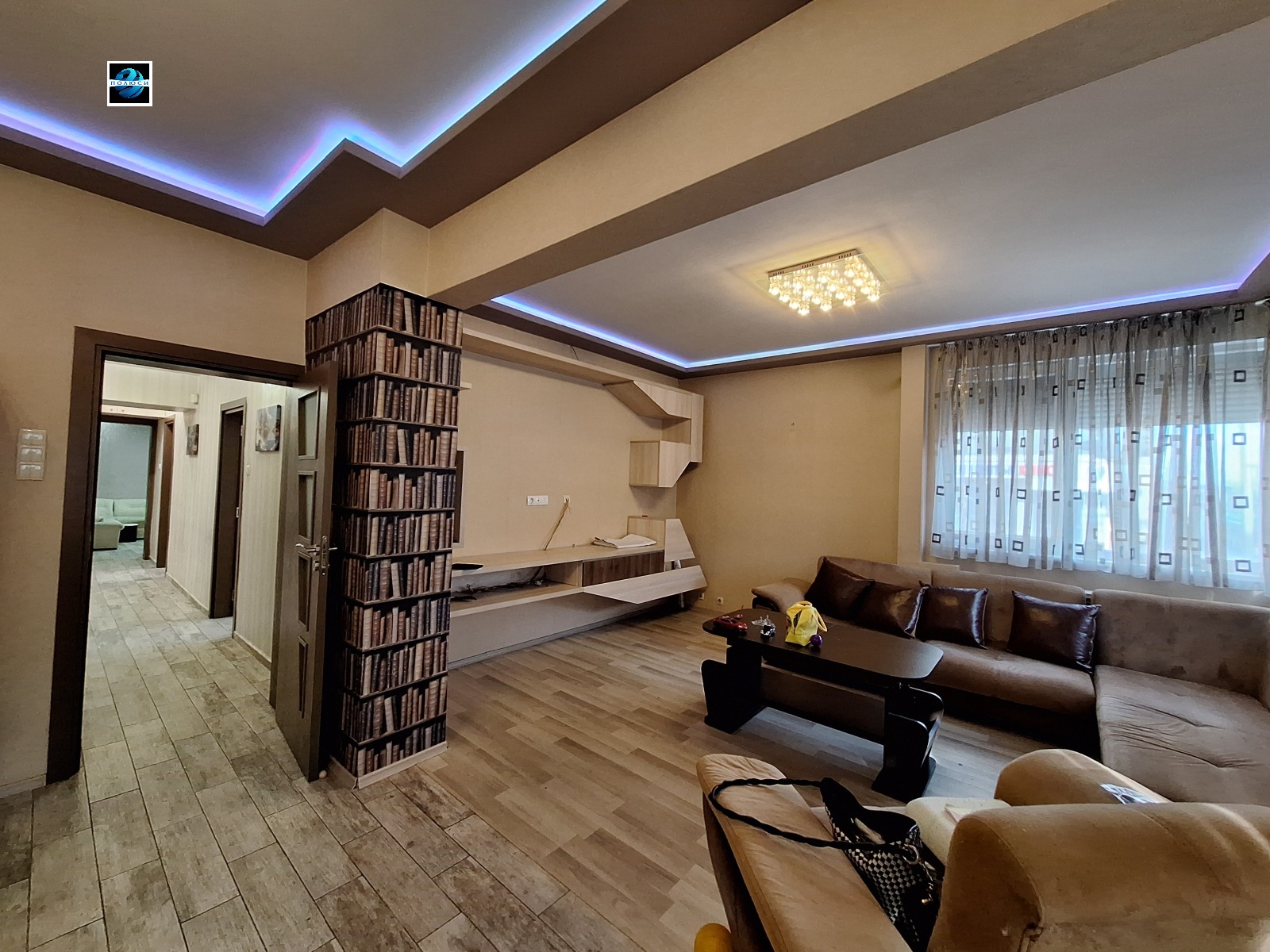 Продава 4-СТАЕН, гр. София, Център, снимка 2 - Апартаменти - 54729977
