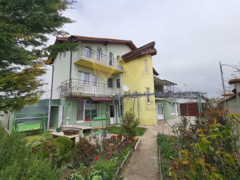Продава КЪЩА в област Добрич, с. Топола - 270 кв.м / 298 000 € » 582 837.34 лв., ИМОТИ ПРЕМИЕР