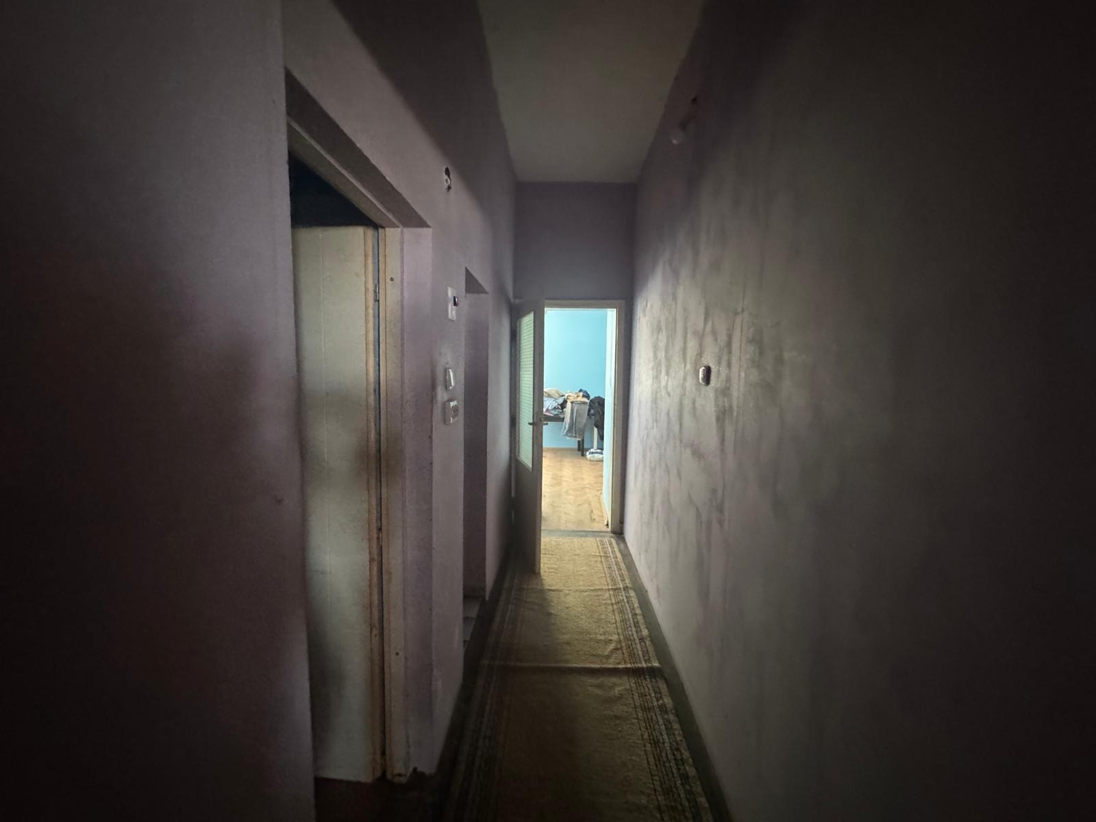 Продава МНОГОСТАЕН, гр. Шумен, Томбул джамия, снимка 3 - Апартаменти - 55842685