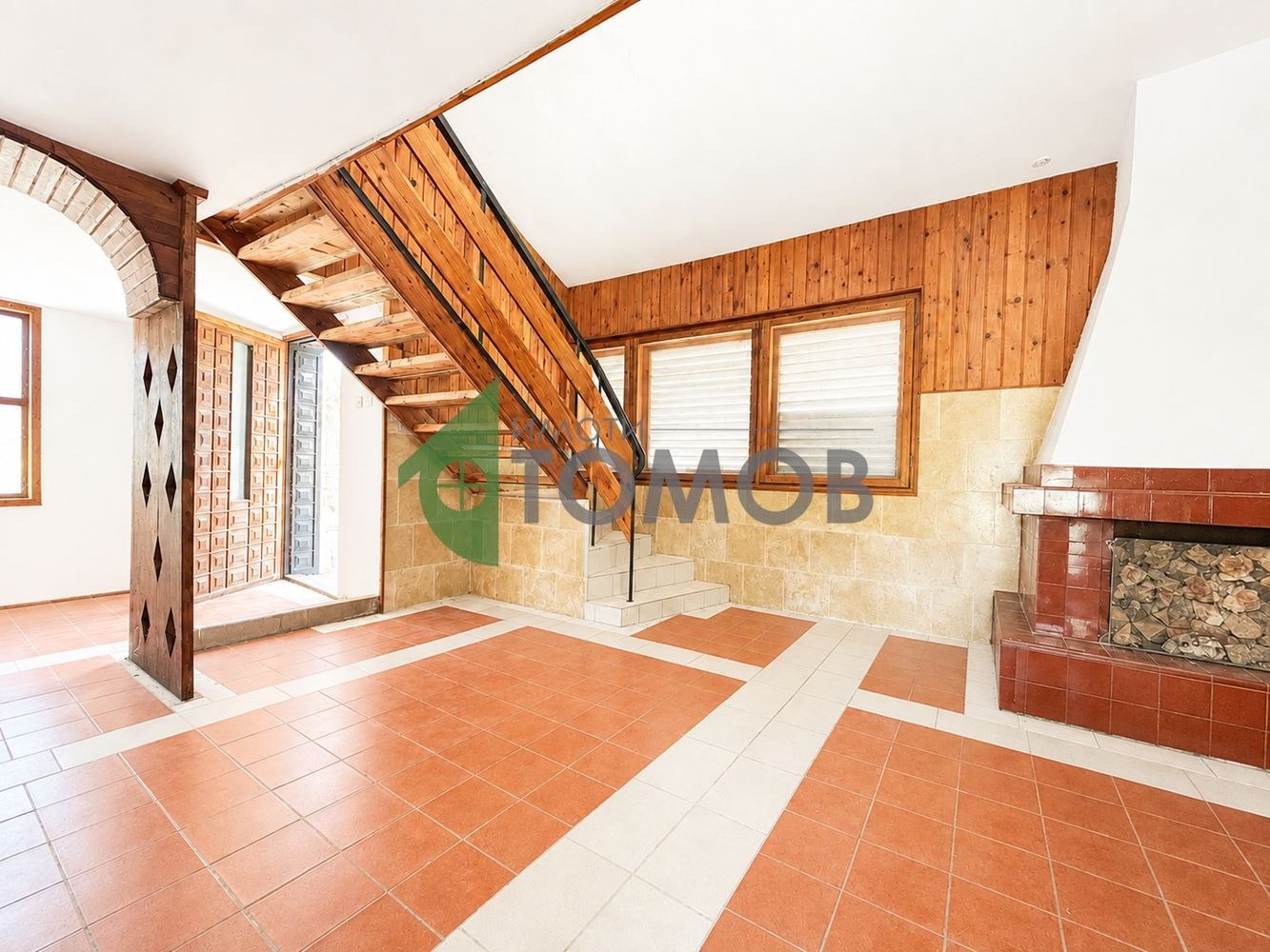 Продава ВИЛА, гр. Шумен, м-т Под Манастира, снимка 2 - Вили - 55707707
