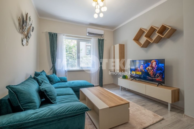 Продава 3-СТАЕН, гр. София, Център, снимка 2 - Апартаменти - 53415384