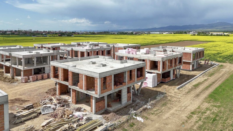 Продава  Къща, област София, гр. Елин Пелин •  230 000 EUR • ID 41360375 — holmes.bg - [1] 