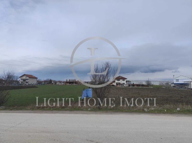 Продава ПАРЦЕЛ в област Пловдив, с. Царацово - 1800 кв.м / 110 160 € » 215 454.23 лв., ЛАЙТ ХОУМ ИМОТИ