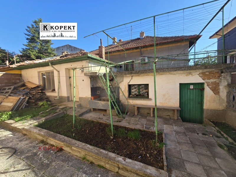 Te koop  Huis Pleven , Sjirok tsentar , 130 m² | 98782591 - afbeelding [4]