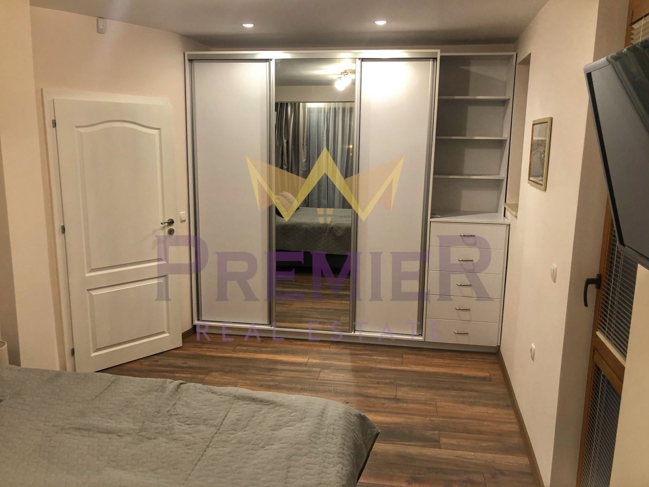 Продава 3-СТАЕН, гр. Варна, Операта, снимка 2 - Апартаменти - 54190565