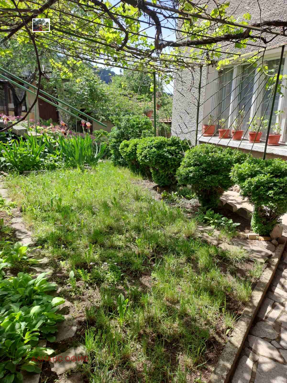 Продава КЪЩА, гр. София, с. Лозен, снимка 2 - Къщи - 55236188
