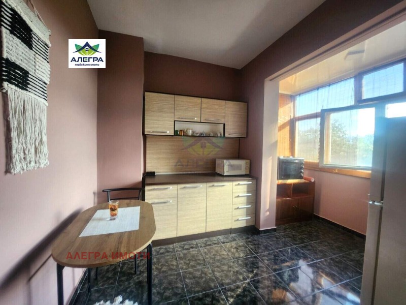 À vendre  Studio Pazardjik , Stavropol , 45 m² | 72023167