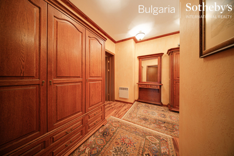 Till salu  3+ sovrum region Blagoevgrad , Razlog , 252 kvm | 11806108 - bild [8]