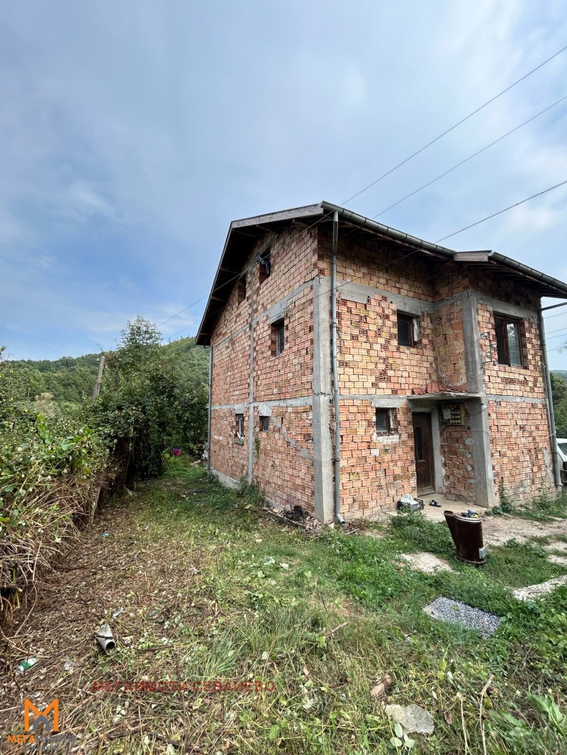 Продава КЪЩА, с. Боазът, област Габрово