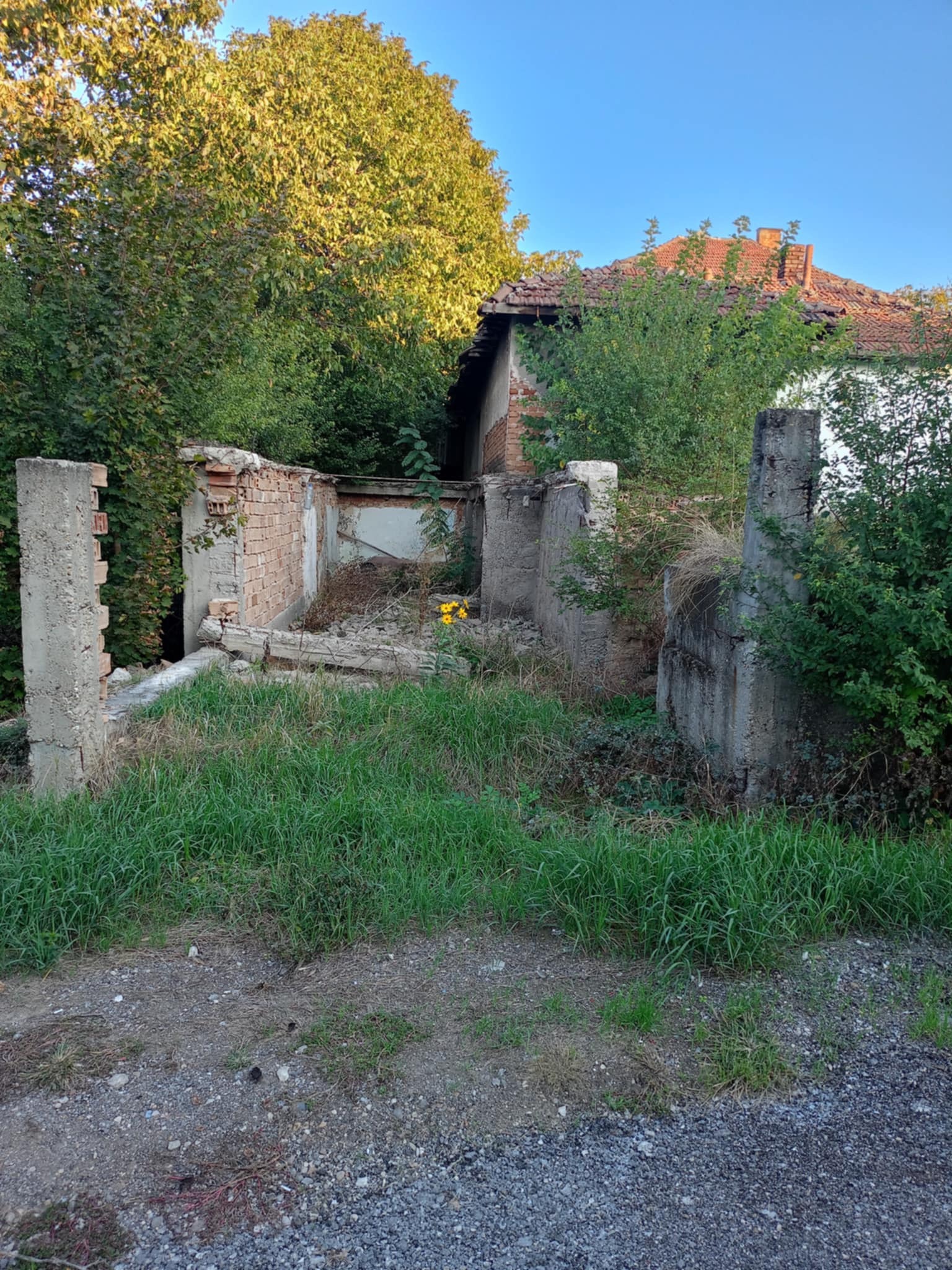 Продава КЪЩА, гр. Плевен, Сторгозия, снимка 2 - Къщи - 48627767