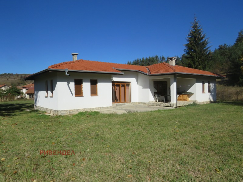 Продава КЪЩА в област София, с. Шипочане - 150 кв.м / 165 000 € » 322 711.95 лв., РИВЕНДЕЛ