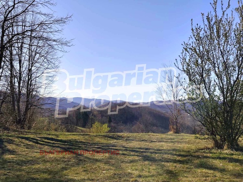 Продава ПАРЦЕЛ в област Ловеч, гр. Троян - 2970 кв.м / 115 000 € » 224 920.45 лв., БЪЛГЕРИАН ПРОПЕРТИС
