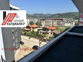 3+ camere da letto Vazrogdentsi, Kardgali