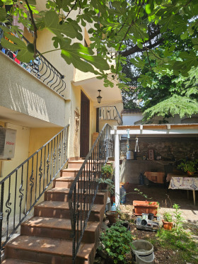 Maison Ayazmoto, Stara Zagora 1