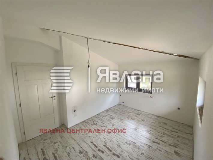 Til salg  Hus region Sofia , Godech , 162 kvm | 21079918 - billede [8]