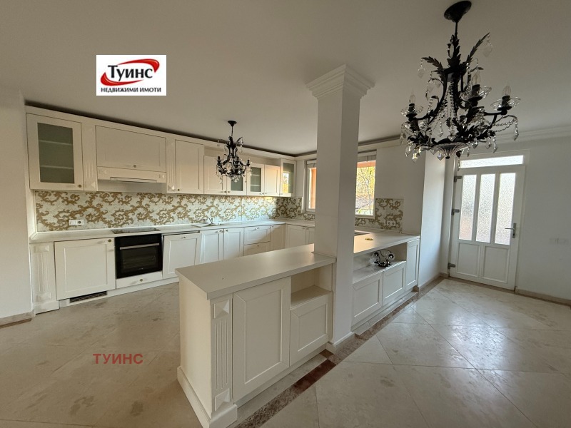 Продава КЪЩА, гр. Пловдив, Кършияка, снимка 2 - Къщи - 52537691