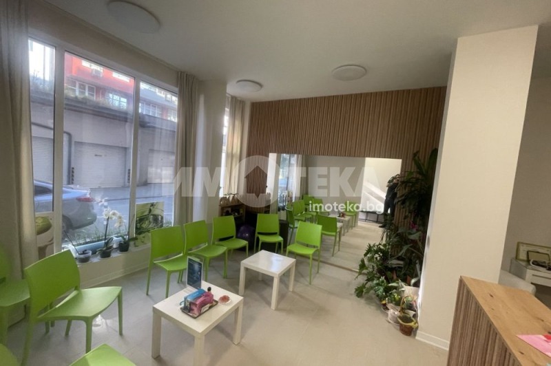 Te koop  Winkel Sofia , Zona B-19 , 77 m² | 40488757 - afbeelding [2]
