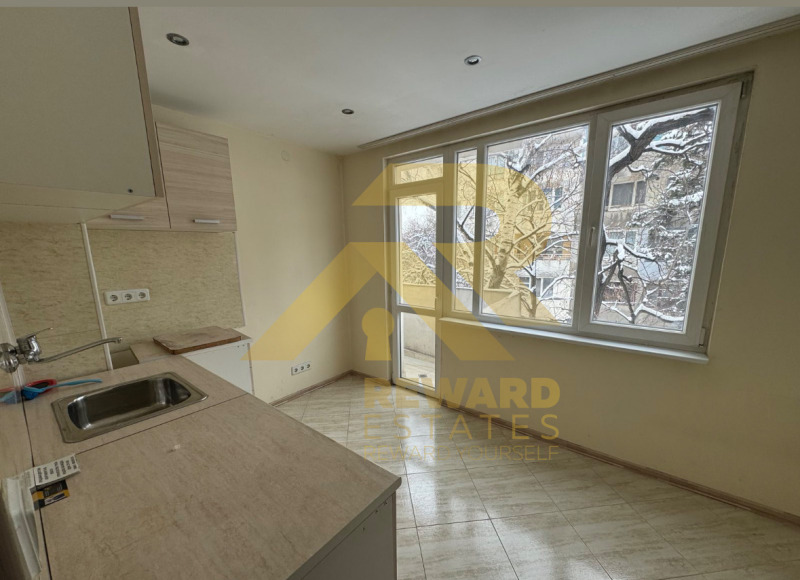 Продава  2-стаен, град София, Сухата река •  155 000 EUR • ID 63026706 — holmes.bg - [1] 