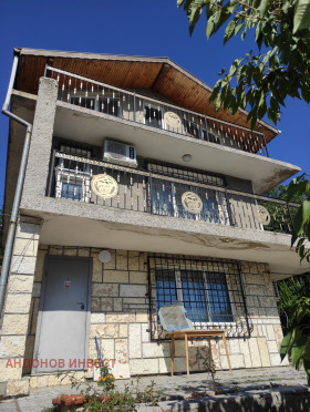 Casa Batovo, región Dóbrich 1