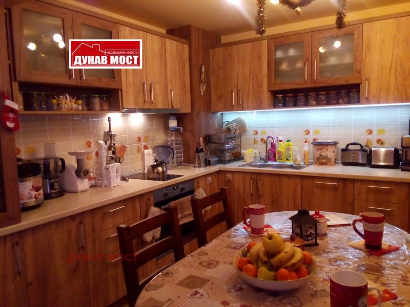 Продава  3-стаен град Русе , Възраждане , 82 кв.м | 51340966 - изображение [2]
