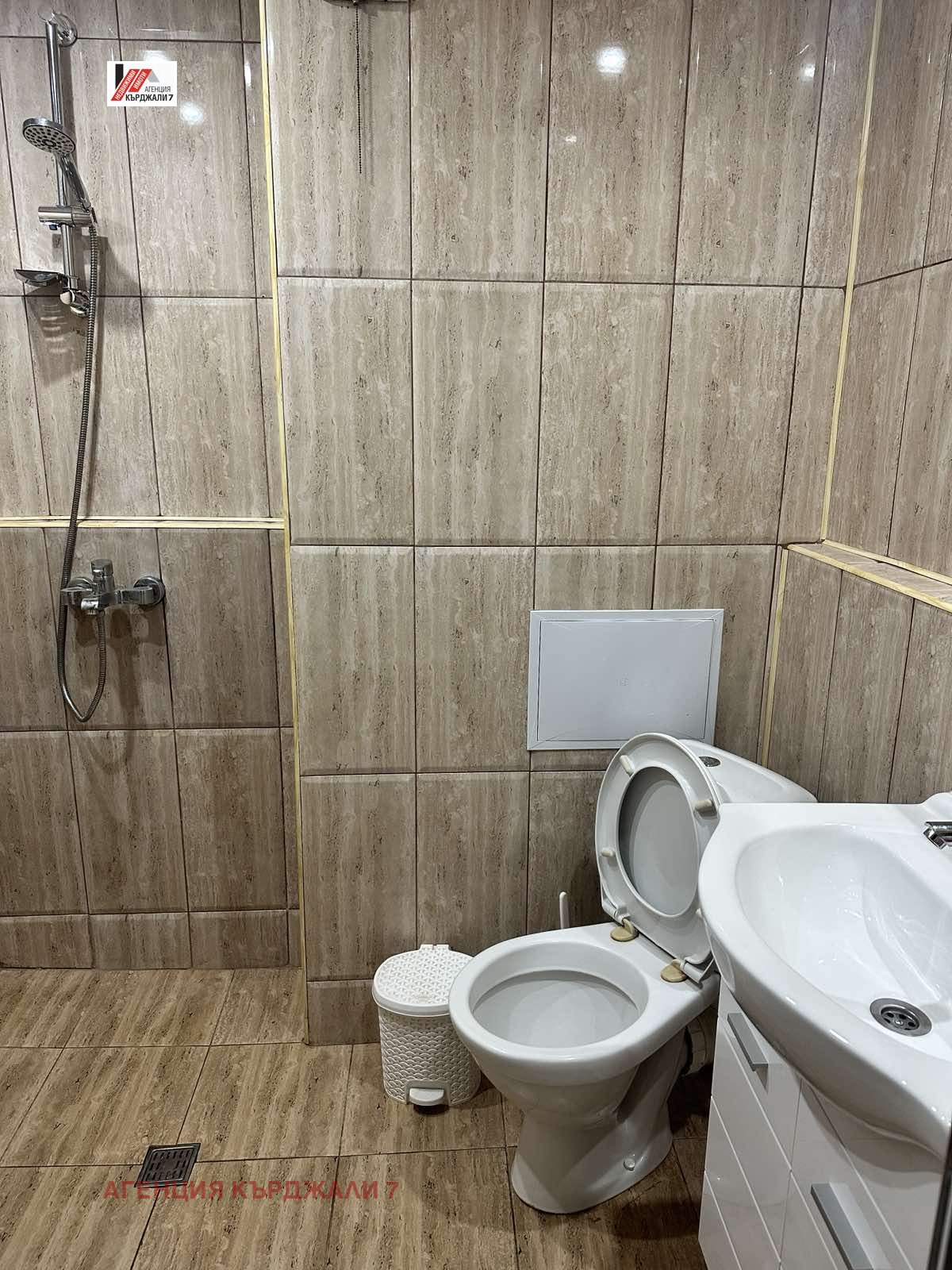 Продава 2-СТАЕН, гр. Кърджали, Възрожденци, снимка 6 - Апартаменти - 53678565