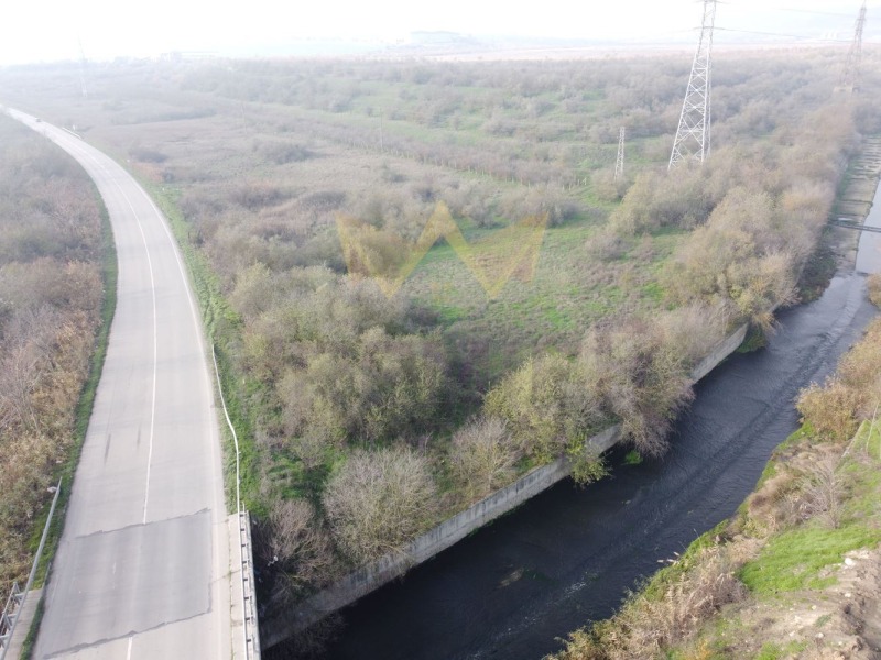 Продава ПАРЦЕЛ в град Варна, с. Тополи - 11120 кв.м / 390 000 € » 762 773.70 лв., ИМОТИ ПРЕМИЕР