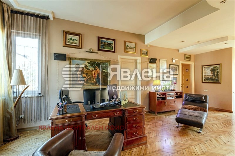 Продава  3-стаен град София , Център , 129 кв.м | 47847321