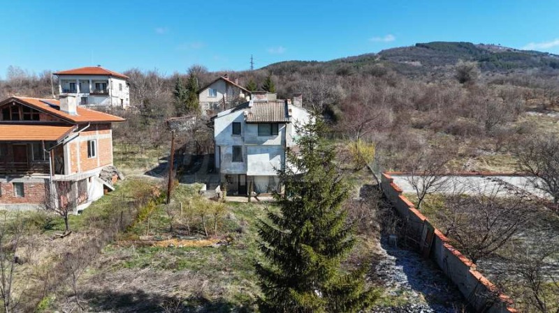 Продава КЪЩА в област Перник, с. Големо Бучино - 213 кв.м / 229 000 € » 447 885.07 лв., СУПРИММО ОФИСИ В СТРАНАТА