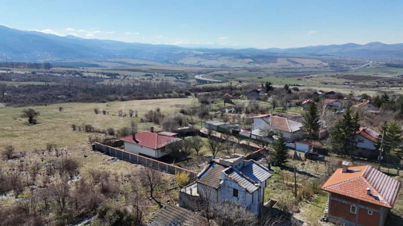 Продава КЪЩА, с. Големо Бучино, област Перник, снимка 8 - Къщи - 53564522