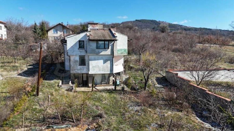 Продава КЪЩА, с. Големо Бучино, област Перник, снимка 2 - Къщи - 53564522