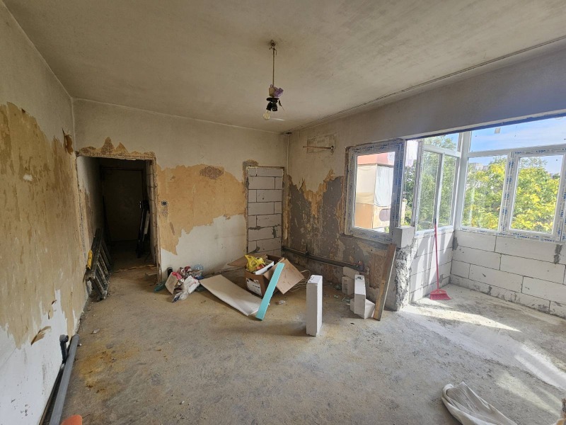 Продава 2-СТАЕН в град Пловдив, Тракия - 35 кв.м / 69 900 € » 136 712.52 лв., ЛИДЕРА
