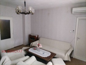 3+ camere da letto Tri chuchura - tsentar, Stara Zagora 1