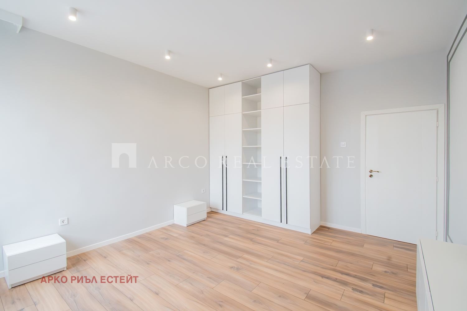 Продава 4-СТАЕН, гр. София, Център, снимка 6 - Апартаменти - 54356141