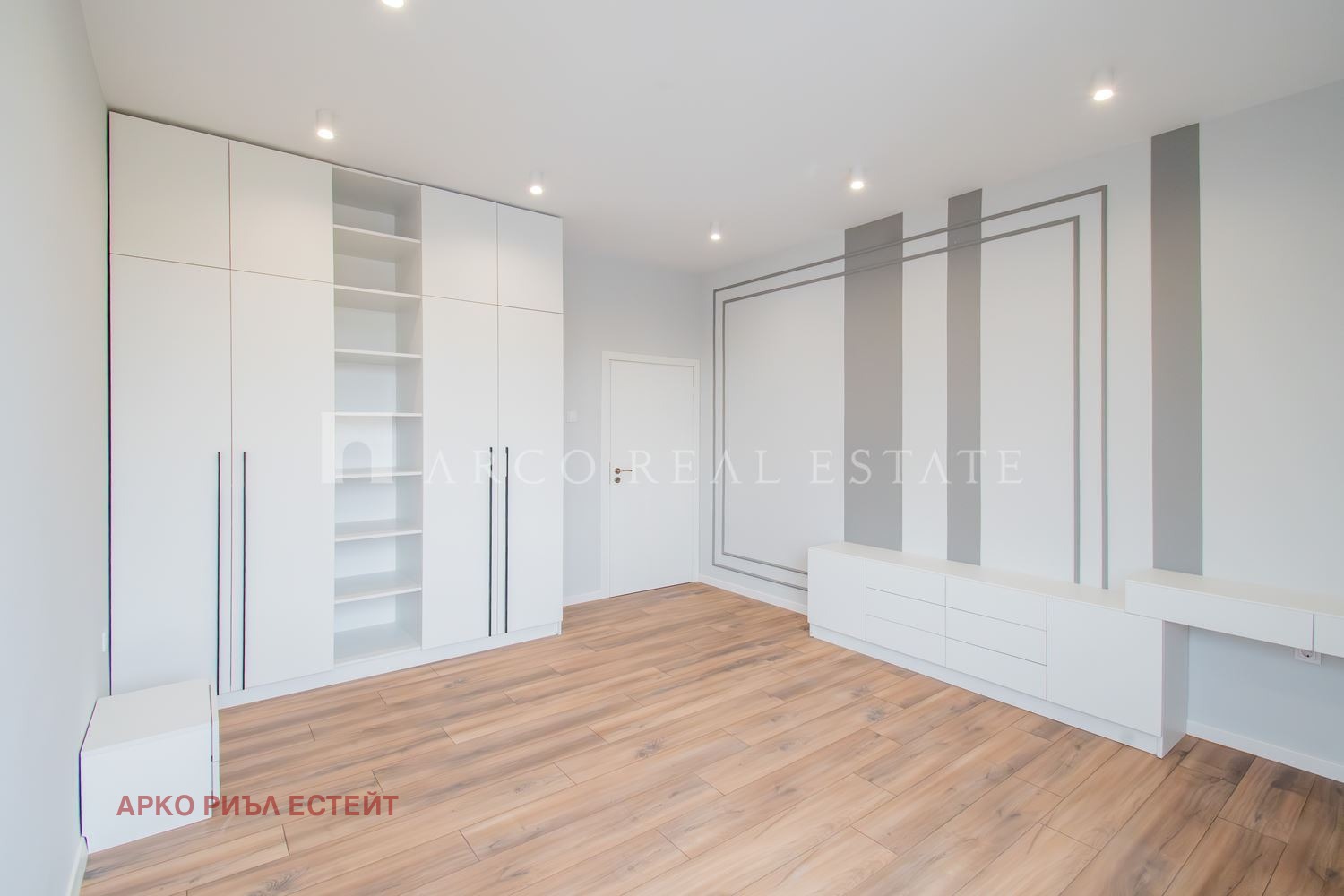 Продава 4-СТАЕН, гр. София, Център, снимка 5 - Апартаменти - 54356141