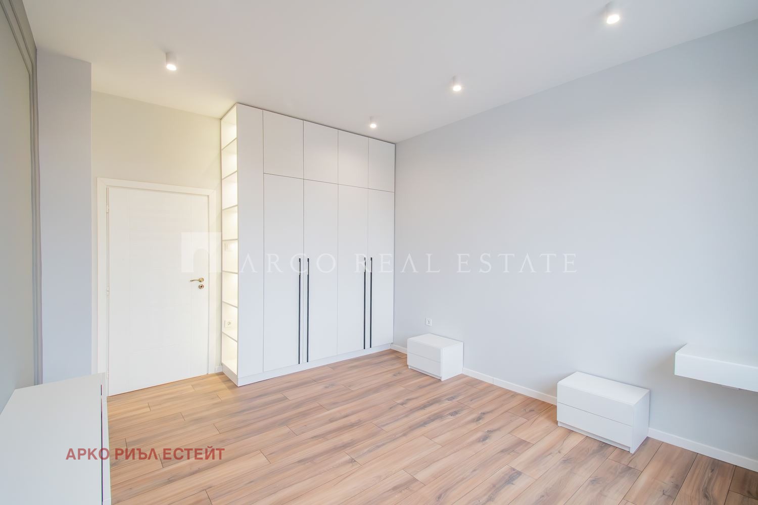 Продава 4-СТАЕН, гр. София, Център, снимка 7 - Апартаменти - 54356141