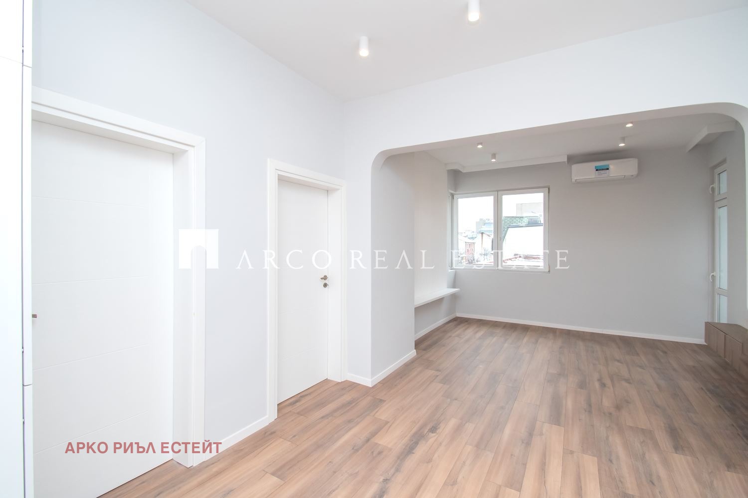 Продава 4-СТАЕН, гр. София, Център, снимка 13 - Апартаменти - 54356141