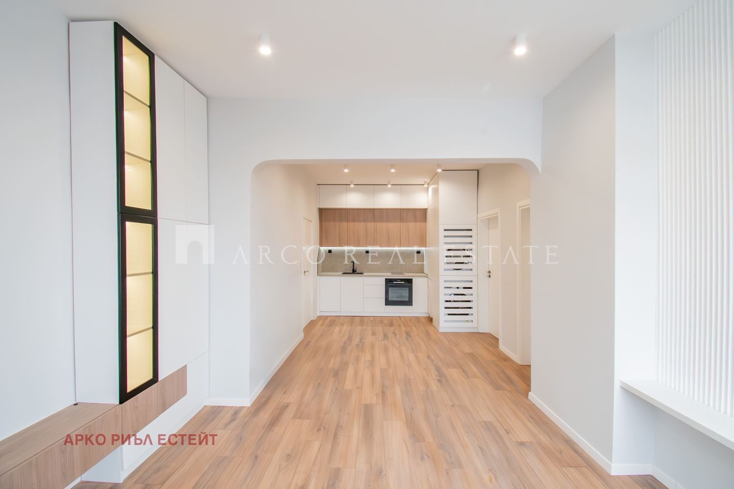 Продава 4-СТАЕН, гр. София, Център, снимка 2 - Апартаменти - 54356141